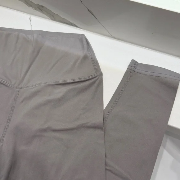 🌻3/$25 High-Waist Balance Athletica Leggings - Picture 3 of 5